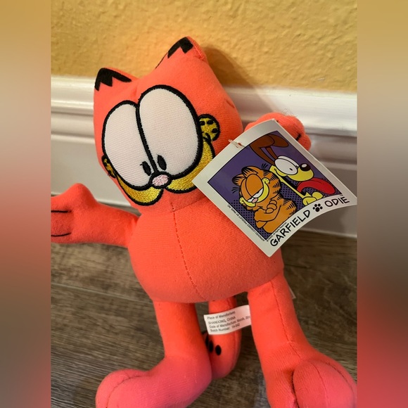 NWT Mini Neon Pink Garfield Plush - Picture 2 of 6
